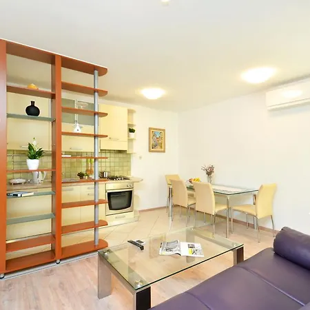 Apartman Tina *